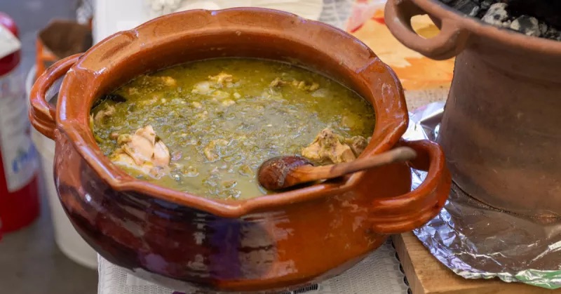 Jitomate llega a 80 pesos el kilo y la Profeco da consejos para que cocines con tomate verde