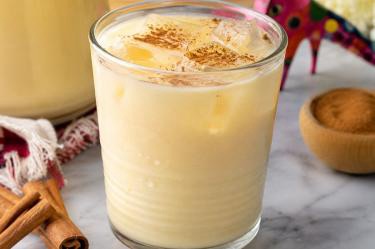 Cremosa agua de rompope al estilo de La Michoacana