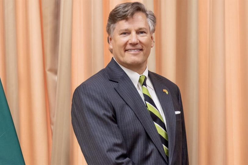 Christopher Landau pide acusar a quienes tengan la visa vencida