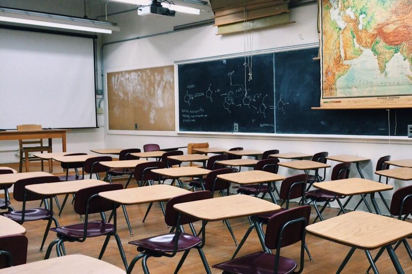 Hospitalizan a alumnas tras consumir droga en una secundaria 